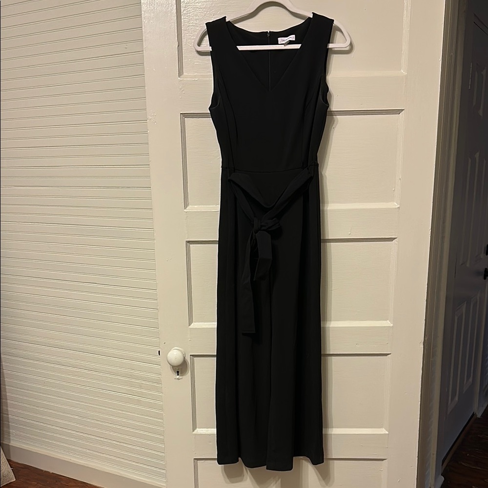 Elegant Black Sleeveless Jumpsuit with Belt